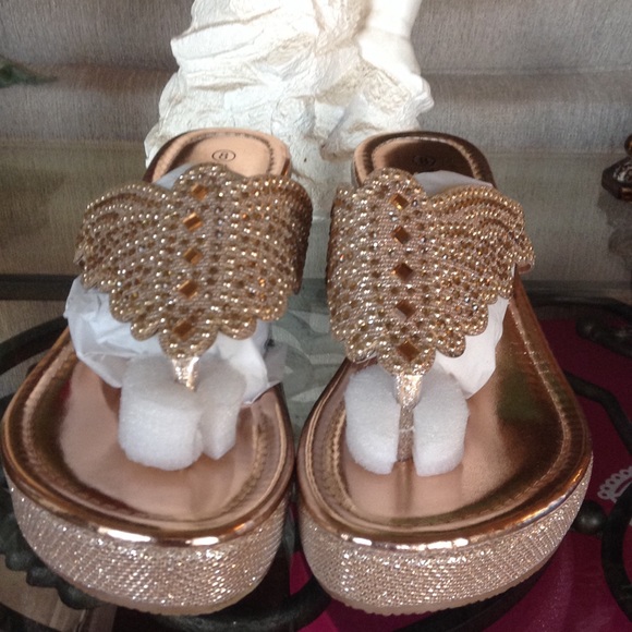 SANDAL-VARIOUS SIZES-RUNS SMALL - Picture 3 of 3