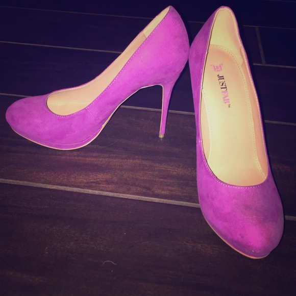 Hot pink/ fuchsia pumps. Size 7