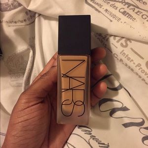 NARS all day luminous weightless foundation