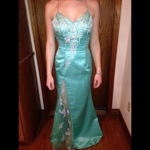 Aqua Alfred Angelo w/ embroidery