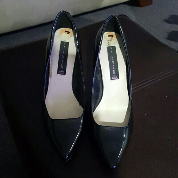 Steve madden black patent leather pointed toe heel