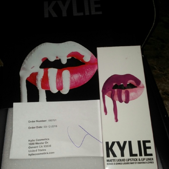 Kylie lipkit in posie k