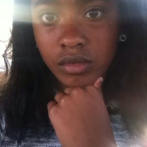 Meet your Posher, Perrisha