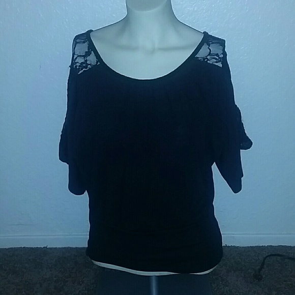 I.N. San Francisco black top w/ lacing
