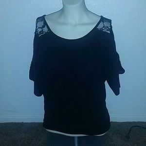 I.N. San Francisco black top w/ lacing