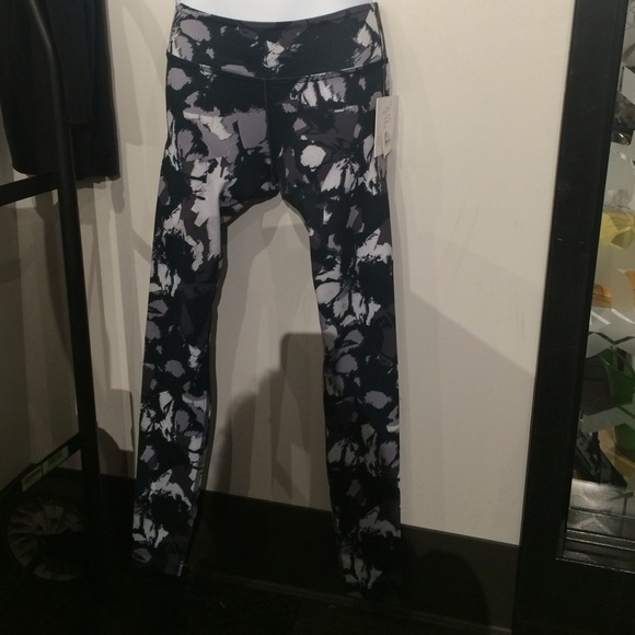 beyond yoga shadow legging