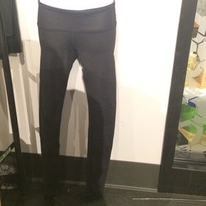 ALO black glossy yoga pant