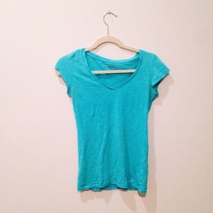 v neck tee