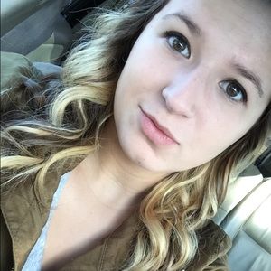 Meet your Posher, Andreia