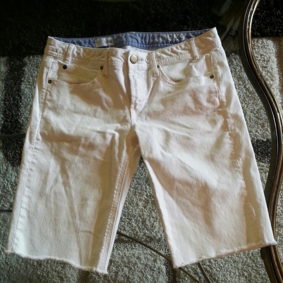 Ladies shorts 28/6
