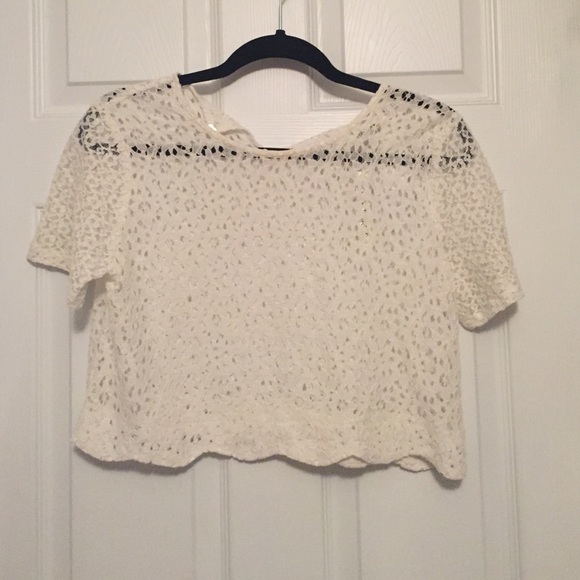 white lace crop top.
