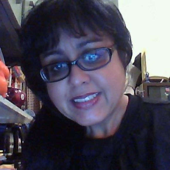 Meet your Posher, Sarah - Picture 1 of 1