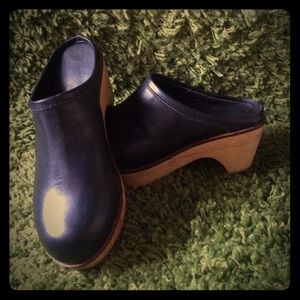 BDG black leather platform clogs