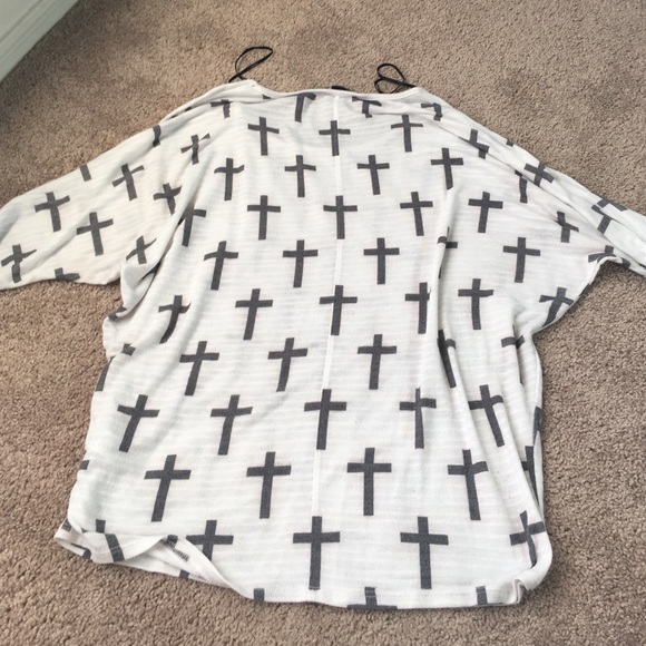 Cross sweater - Picture 3 of 3