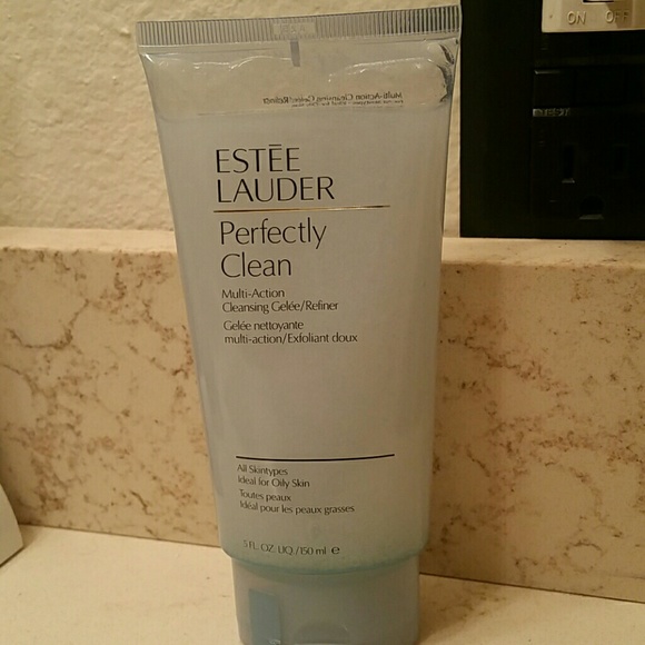 Estee Lauder perfectly clean multi-action cleanser