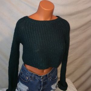 UO x Kimchi Blue cropped sweater in emerald green!