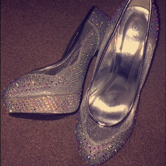 Rhinestone platform silver heels! ✨