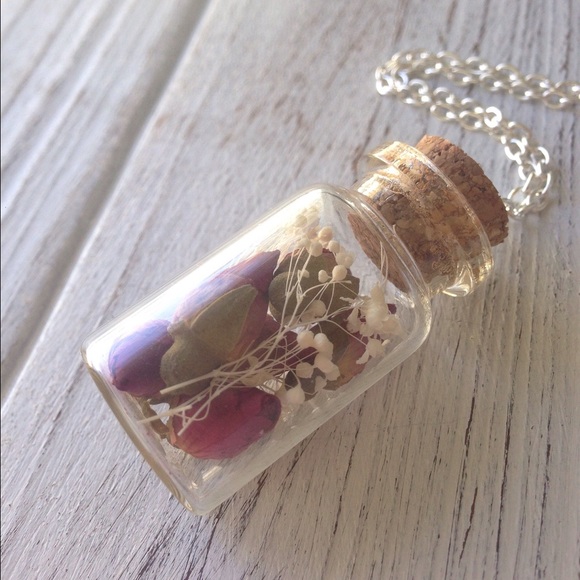 Glass jar necklace dried roses & baby breath - Picture 2 of 4
