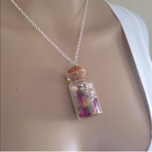 Glass jar necklace dried roses & baby breath - Picture 4 of 4