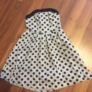 Strapless formal dress