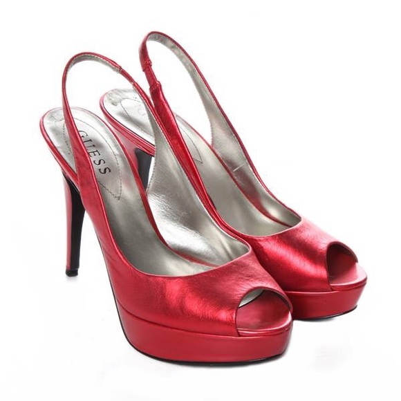GUESS Slingback Pumps