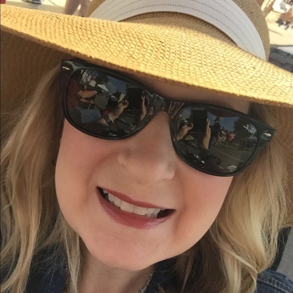 Meet your Posher, Kay ann - Picture 3 of 3