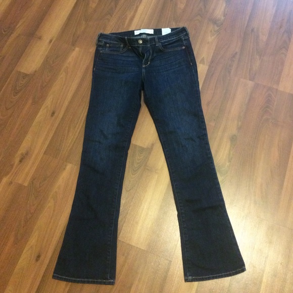 Skinny boot. Dark wash