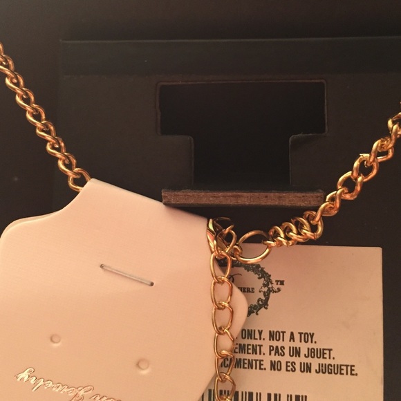 Pastel Floral Pearls & Bling Statement Necklace 🌸 - Picture 4 of 4