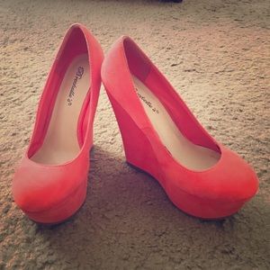 Windsor coral wedge