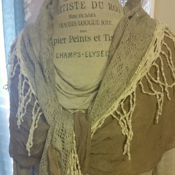 Scarf that ties in the front.