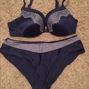 *NEW* Victoria's Secret bra and undie set