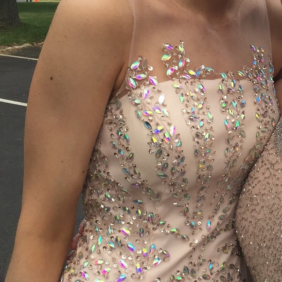 PRICE NEGOTIABLE prom dress - Picture 2 of 3