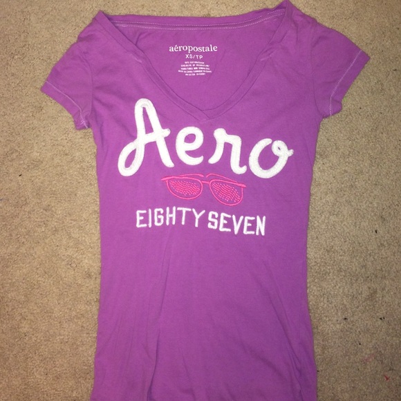 Aeropostale v-neck t-shirt