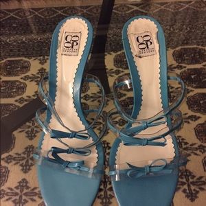 Gorgeous Barneys NY kitten heels