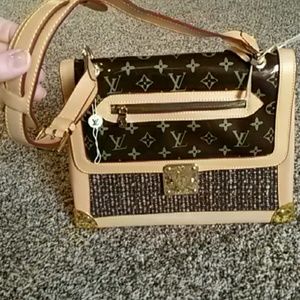 FAKE - Not Authentic- Louis Vuitton