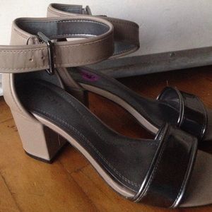 Tahari Heels