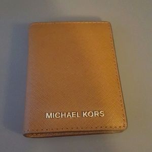 SOLD Michael kors walket portable phone charger