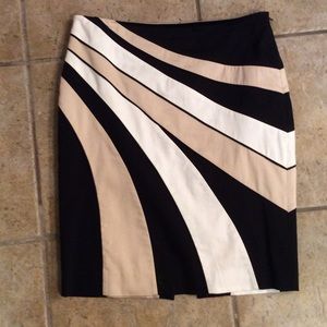 Black, white, tan skirt♦️New Price♦️