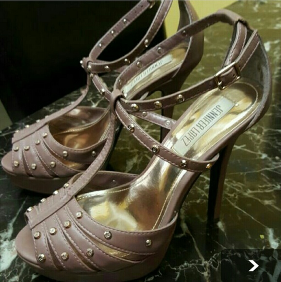 Jennifer Lopez high heels size 7