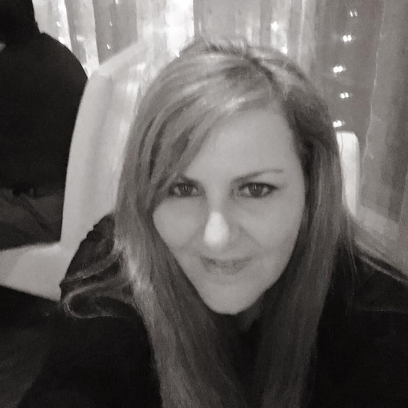 Meet your Posher, Laura - Picture 1 of 1