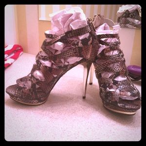 Snake Skinned Platforms