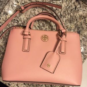 LIKE NEW Tory Burch Robinson Micro Bag!!! 💕