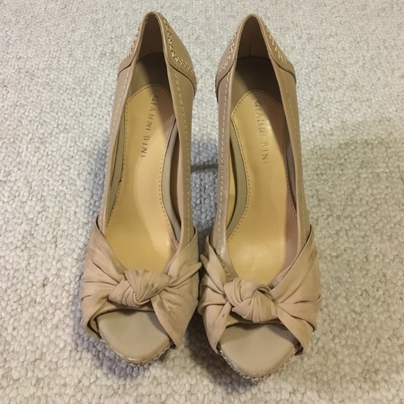 Gianni Bini Shoes - Gianni Bini Tan Heels