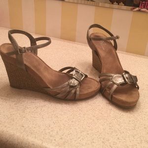 Buckled Wedge Summer Shoe!