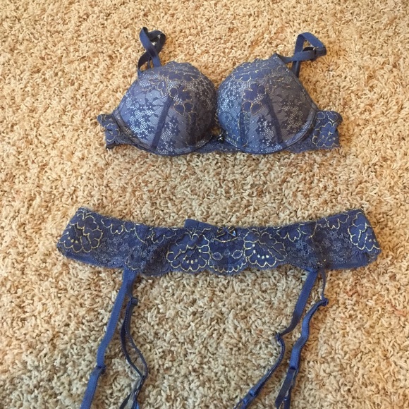 VS Dream Angels blue lace push-up bra, garter belt