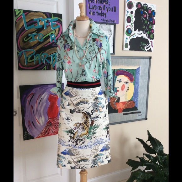 Print Collar Shirt With Tiger Print Pencil Skirt. - Picture 2 of 4