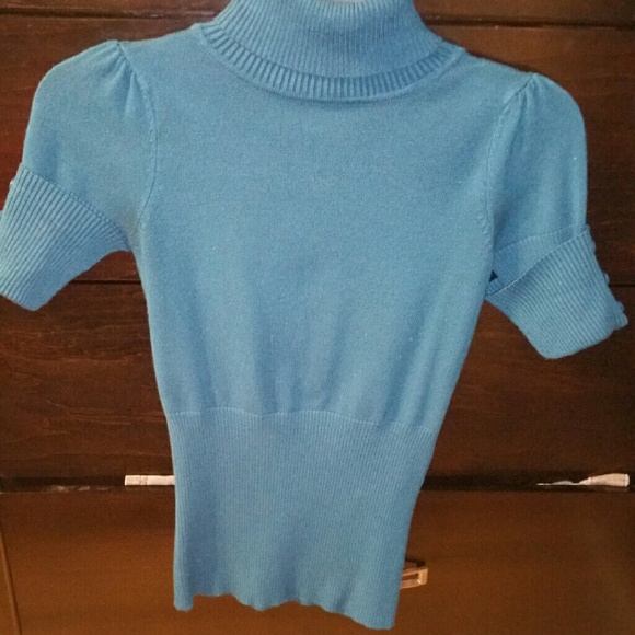 Turtle neck blouse