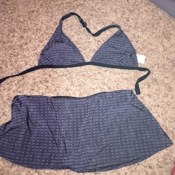 Bikini top & swim skirt