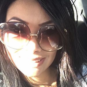 Meet your Posher, Lexis