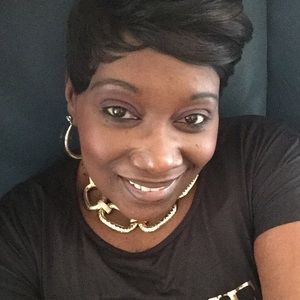 Meet your Posher, Pam